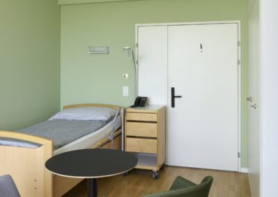 Foto eines Zimmers im Hospiz Bern